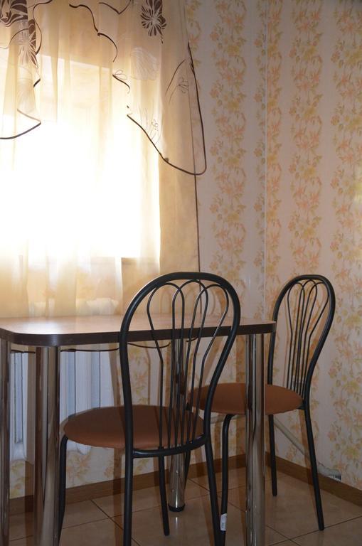 Cottages On Gdantsevskaya Street Kryvyi Rih Room photo