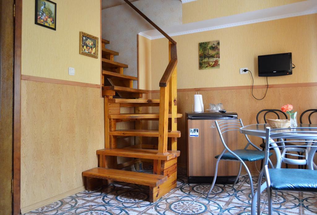 Cottages On Gdantsevskaya Street Kryvyi Rih Room photo