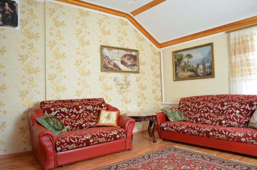 Cottages On Gdantsevskaya Street Kryvyi Rih Room photo